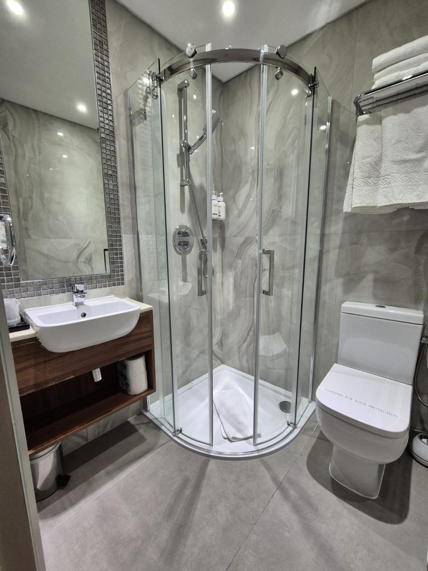 London Court Hotel Luaran gambar