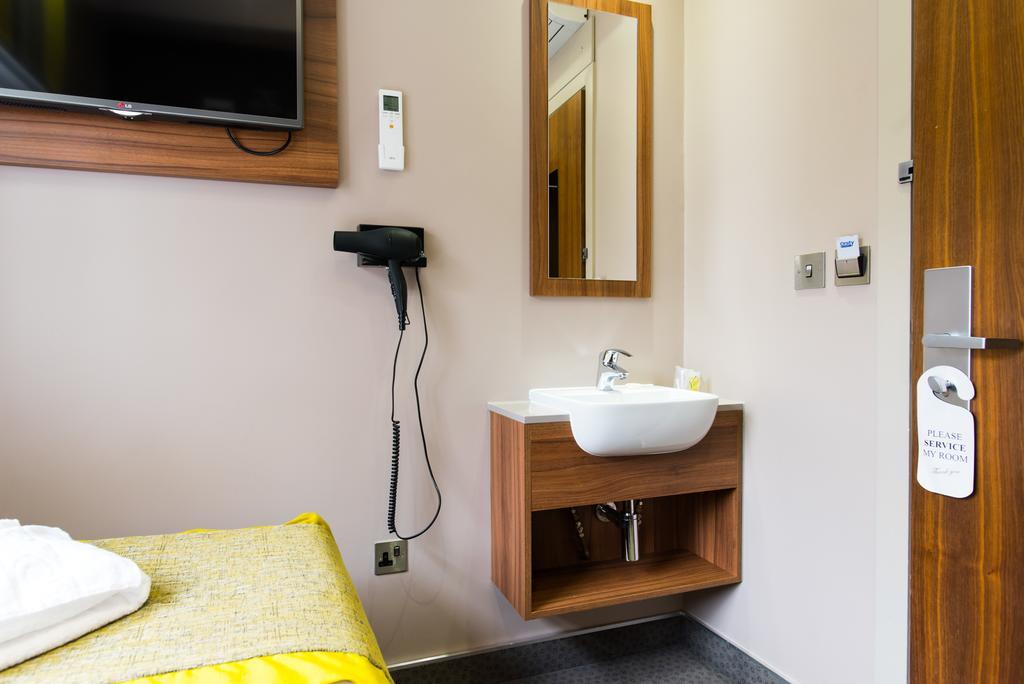 London Court Hotel Luaran gambar