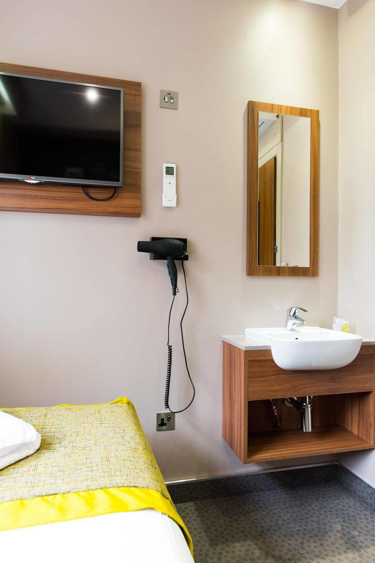 London Court Hotel Luaran gambar
