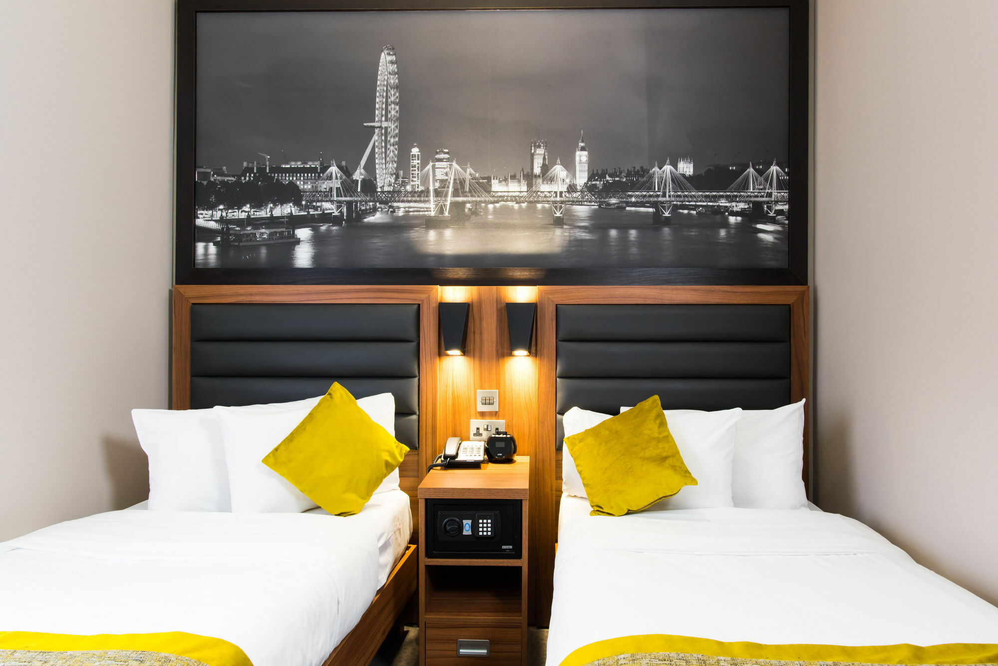 London Court Hotel Luaran gambar